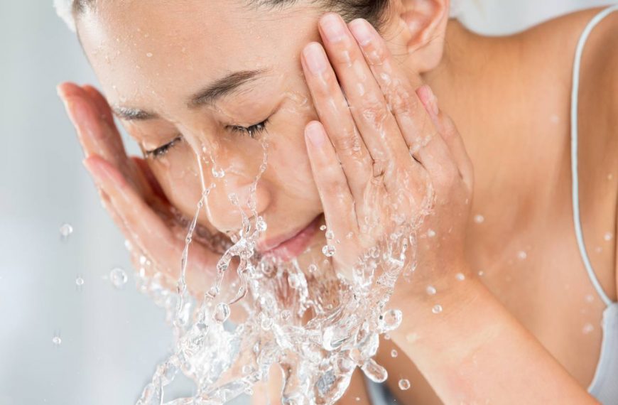 6 Alasan Mengapa Kamu Harus Pakai Skincare Secara Rutin