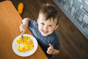 Manfaat Konsumsi Telur Omega 3 untuk Perkembangan dan Kesehatan Anak