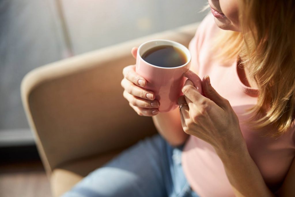 Minum Kopi Bisa Menghilangkan Kantuk, Ini Alasannya