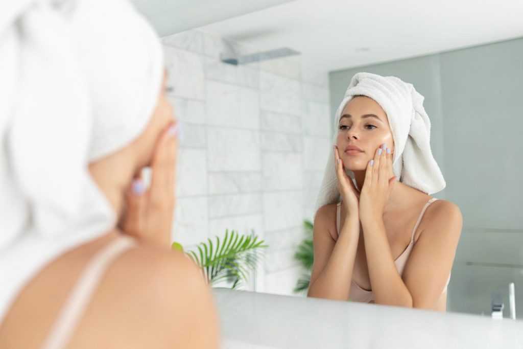 Rekomendasi Basic Skincare untuk Pemula yang Wajib Kamu Miliki - Basic Skin Care Terdiri dari Apa Saja