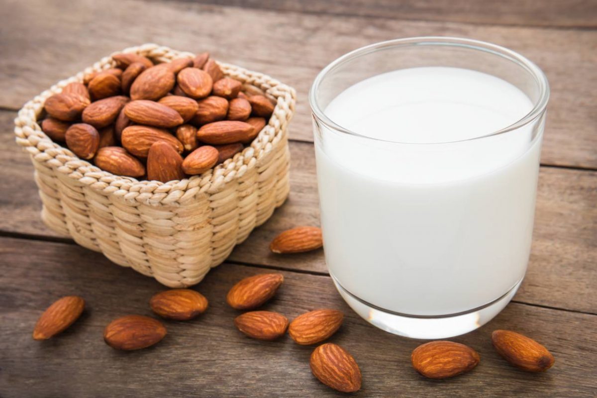 Terbongkar! Ini Manfaat Susu Almond Untuk Ibu Hamil - Official