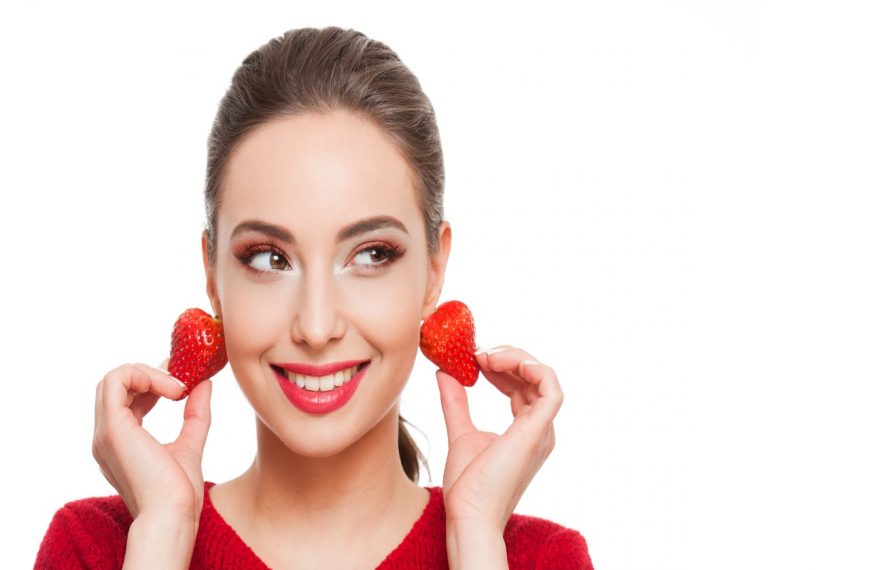 8 Manfaat Strawberry Untuk Wajah dan Kesehatan Tubuh 