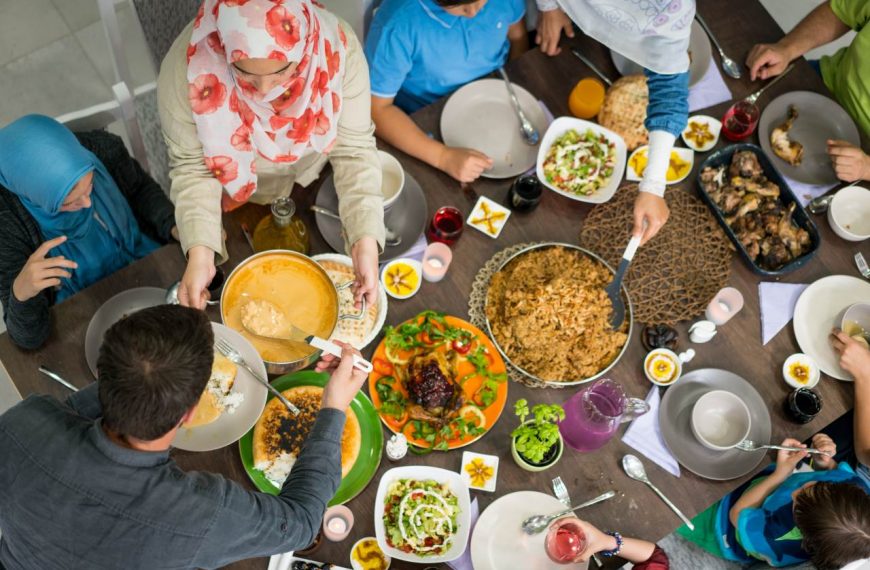 Berkesan dan Meriah, 8 Persiapan Bukber di Rumah yang Wajib Diketahui