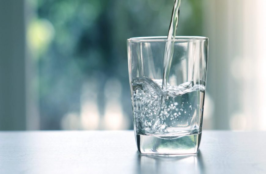 Tips Konsumsi Air Saat Bulan Puasa : 3 Cara Mudah Cukupi Kebutuhan Air