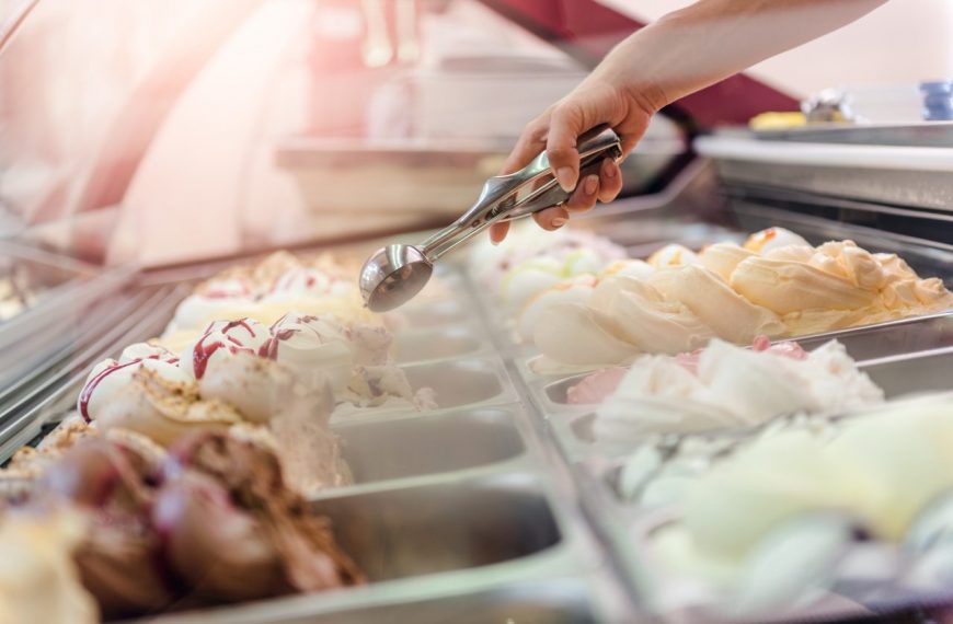 Mengenal Perbedaan Es Krim dan Gelato: Tekstur, Rasa, dan Asal Muasalnya