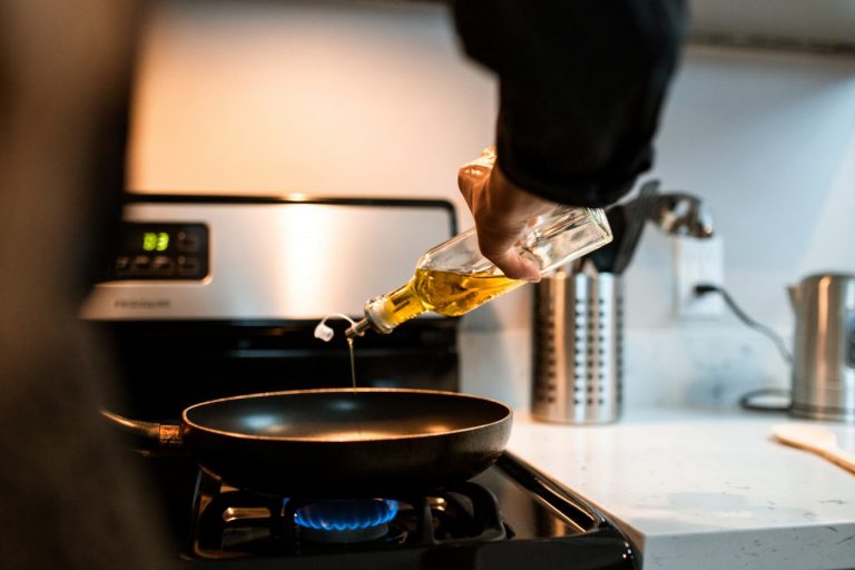 Merk Minyak Goreng Terbaik dan Berkualitas untuk Masakan Lezat dan Sehat