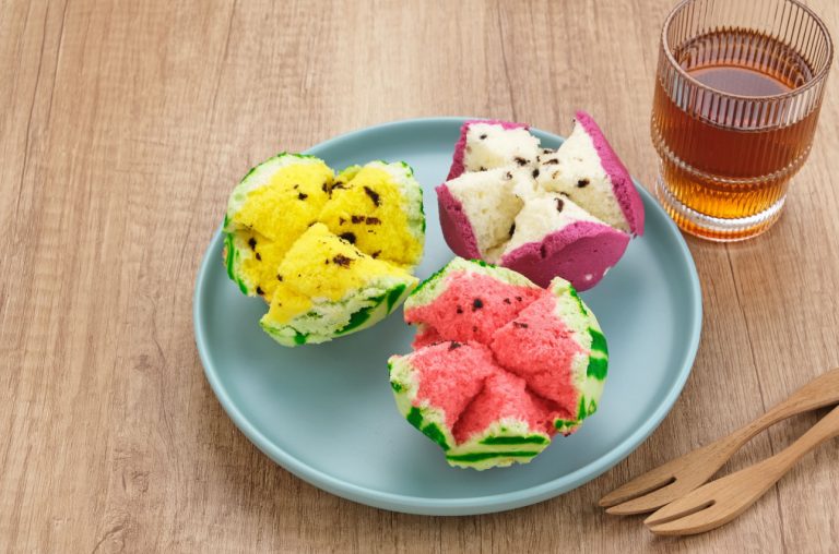 Resep Bolu Kukus Loyang Penuh Warna Untuk Si Kecil