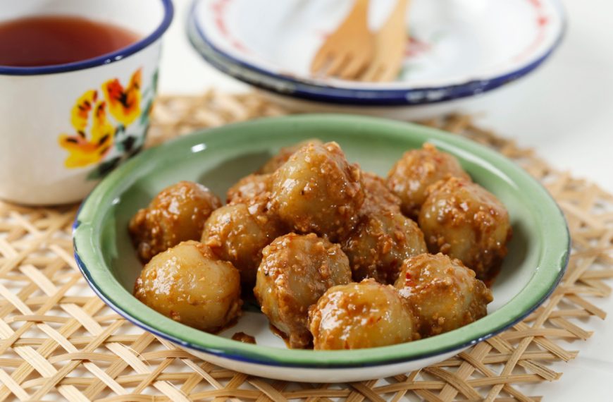 Resep Cilok Bumbu Kacang Pedas Spesial Favorit Semua Orang!