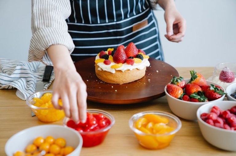 Resep Kue Ulang Tahun Dengan Topping Buah yang Menyegarkan