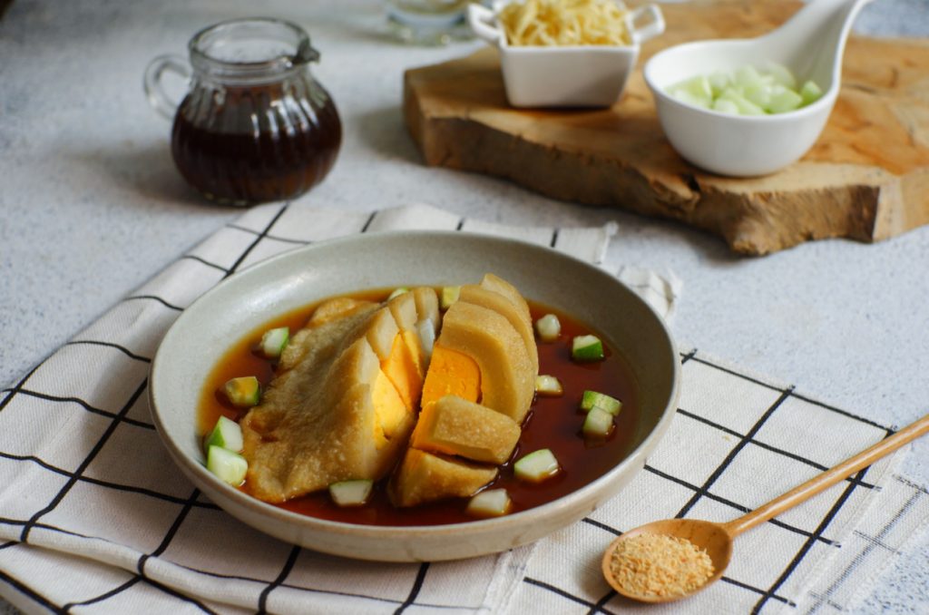 pempek makanan khas daerah sumatera selatan