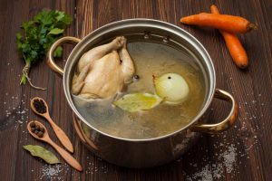 Cara Membuat Kaldu Ayam Homemade Dijamin Enak dan Gurih