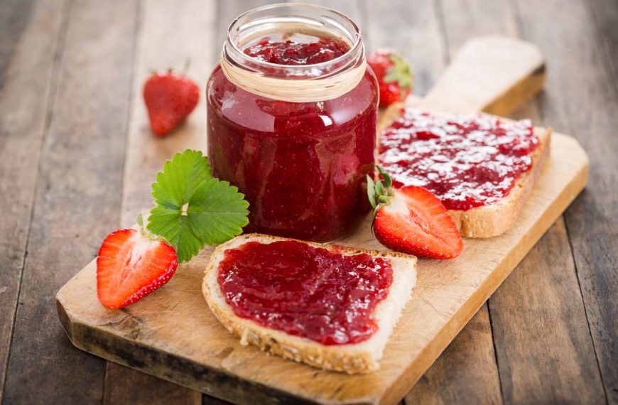 Cara Membuat Selai Strawberry Praktis Untuk Sarapan