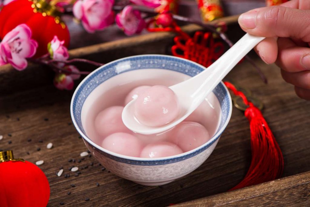 Makanan Khas Imlek yang Wajib Disajikan & Penuh Makna - Bola Ketan (Tang Yuan) - Persatuan