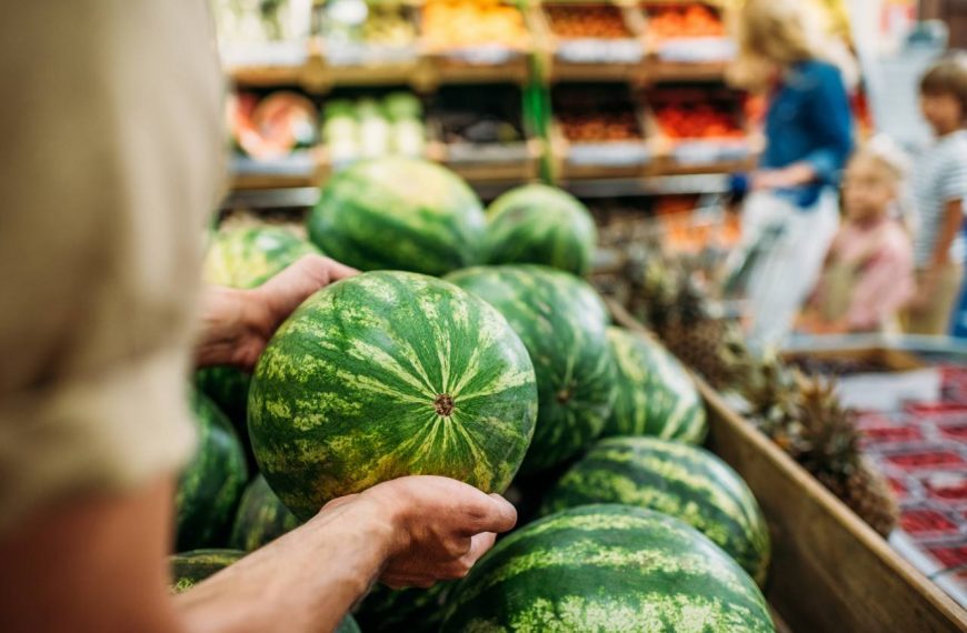 Cara Memilih Buah Semangka yang Manis dan Matang Sempurna